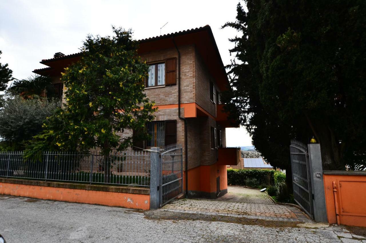 La Violetta Villa Камерано Екстериор снимка